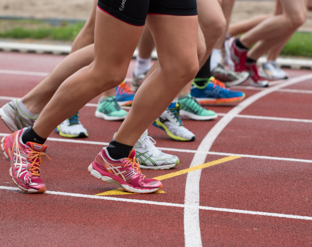 The Ultimate Beginners Guide to Start Running: Tips , Gear and Motivation